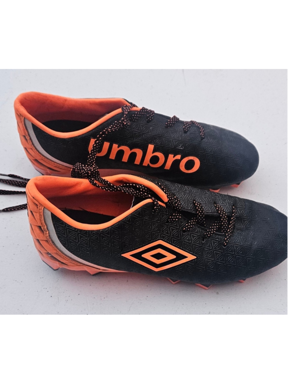Mens UMBRO Soccer Cleats Orange & Black Size 6 PRISTINE